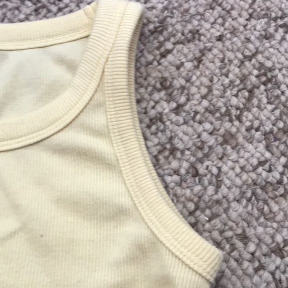 Yellow shirt - Picture 4 of 5